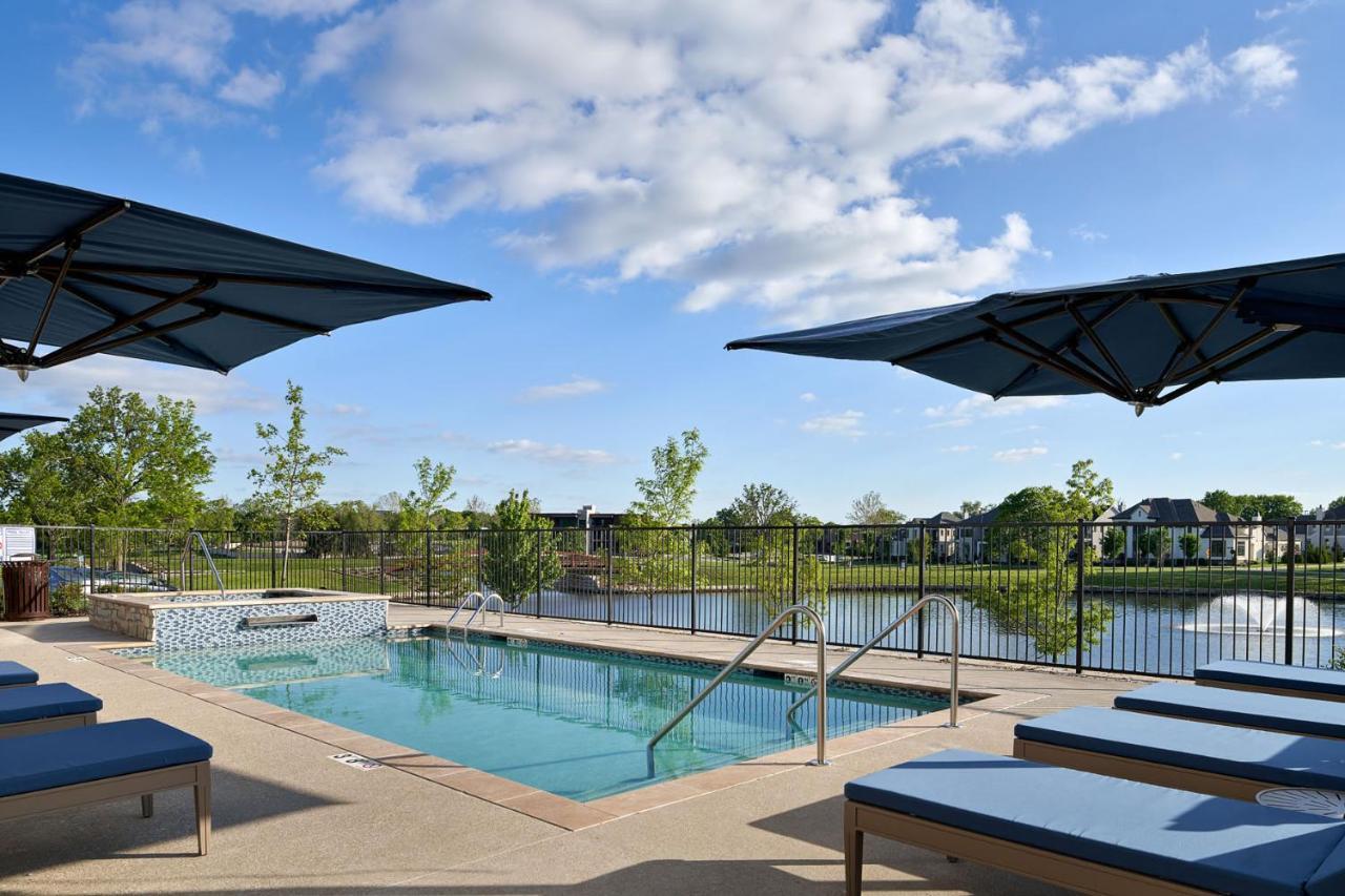 The Inn At Meadowbrook Overland Park Exterior foto